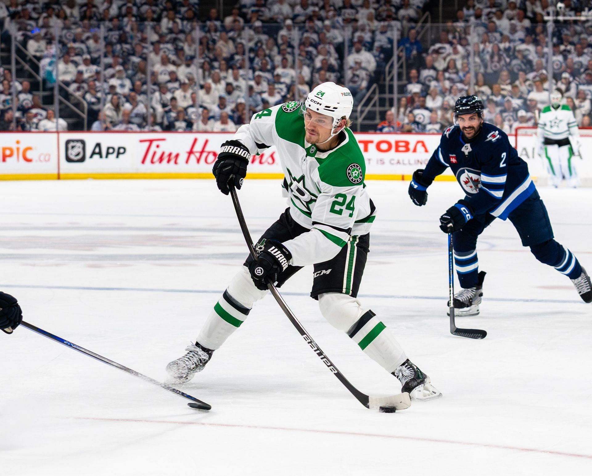 Roope Hintz Contract & Salary
